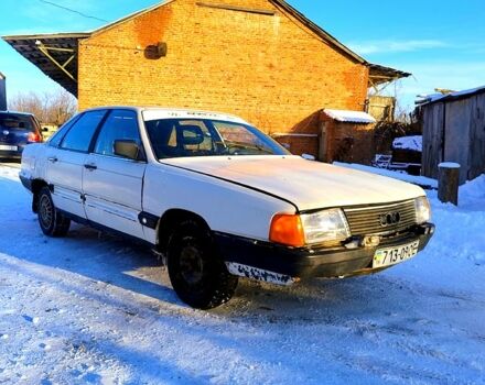 Білий Ауді 100, об'ємом двигуна 1.8 л та пробігом 232 тис. км за 650 $, фото 1 на Automoto.ua