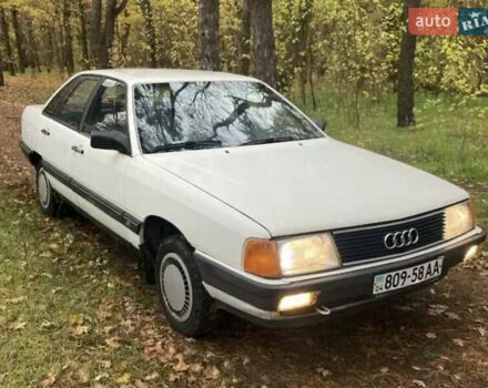Белый Ауди 100, объемом двигателя 1.8 л и пробегом 200 тыс. км за 1850 $, фото 1 на Automoto.ua
