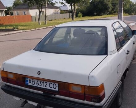 Белый Ауди 100, объемом двигателя 2 л и пробегом 250 тыс. км за 563 $, фото 1 на Automoto.ua