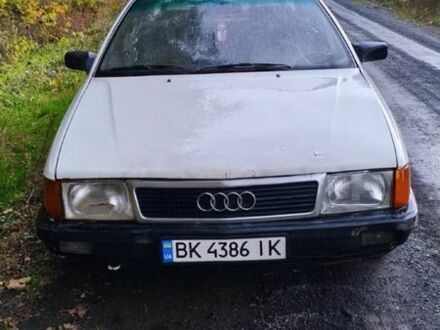 Белый Ауди 100, объемом двигателя 1.8 л и пробегом 450 тыс. км за 1800 $, фото 1 на Automoto.ua