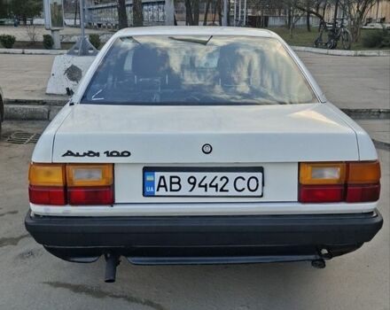 Белый Ауди 100, объемом двигателя 2.1 л и пробегом 300 тыс. км за 1600 $, фото 1 на Automoto.ua