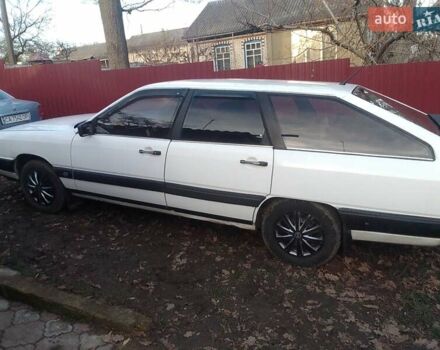Белый Ауди 100, объемом двигателя 1.8 л и пробегом 375 тыс. км за 2200 $, фото 1 на Automoto.ua