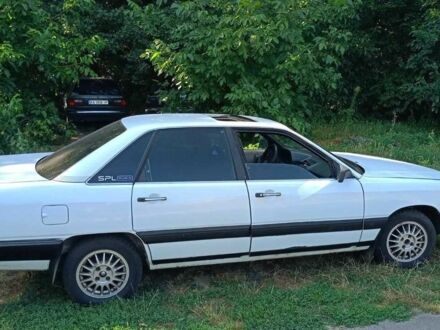 Белый Ауди 100, объемом двигателя 1.8 л и пробегом 300 тыс. км за 1500 $, фото 1 на Automoto.ua