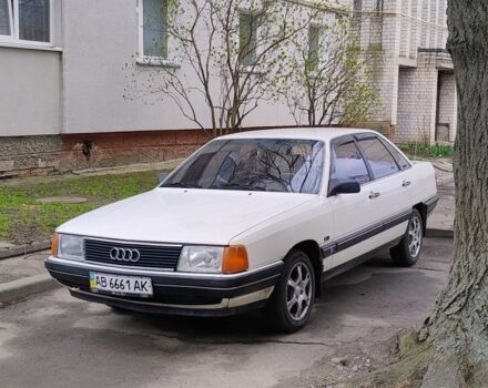 Белый Ауди 100, объемом двигателя 1.8 л и пробегом 150 тыс. км за 1900 $, фото 1 на Automoto.ua