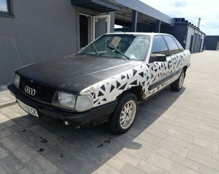 Белый Ауди 100, объемом двигателя 2 л и пробегом 321 тыс. км за 500 $, фото 1 на Automoto.ua