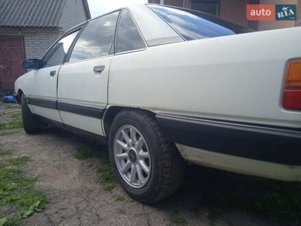 Ауди 100 1990 в Горохов на Automoto.ua Белый Ауди 100, объемом двигателя 1.8 л и пробегом 55 тыс. км за 1650 $, фото 1 на Automoto.ua