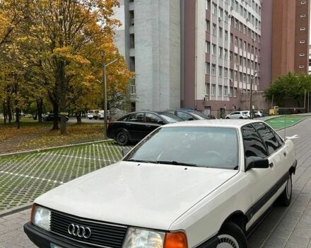 Білий Ауді 100, об'ємом двигуна 1.8 л та пробігом 200 тис. км за 1500 $, фото 1 на Automoto.ua