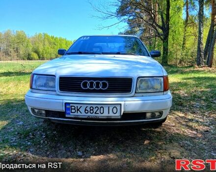 Белый Ауди 100, объемом двигателя 2.4 л и пробегом 300 тыс. км за 2400 $, фото 1 на Automoto.ua