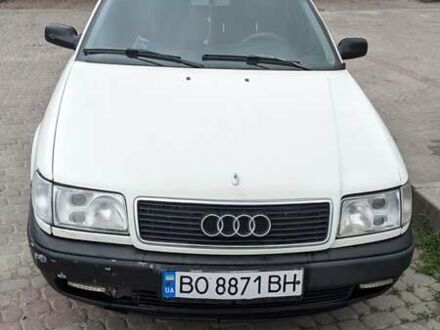 Белый Ауди 100, объемом двигателя 1.98 л и пробегом 400 тыс. км за 1600 $, фото 1 на Automoto.ua