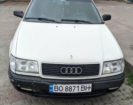 Белый Ауди 100, объемом двигателя 1.98 л и пробегом 400 тыс. км за 1600 $, фото 1 на Automoto.ua
