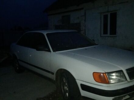 Білий Ауді 100, об'ємом двигуна 2 л та пробігом 150 тис. км за 2500 $, фото 1 на Automoto.ua