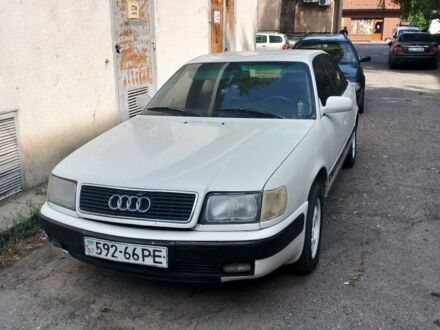 Білий Ауді 100, об'ємом двигуна 2 л та пробігом 255 тис. км за 1950 $, фото 1 на Automoto.ua