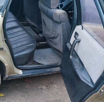 Бежевый Ауди 100, объемом двигателя 2.23 л и пробегом 300 тыс. км за 1377 $, фото 14 на Automoto.ua