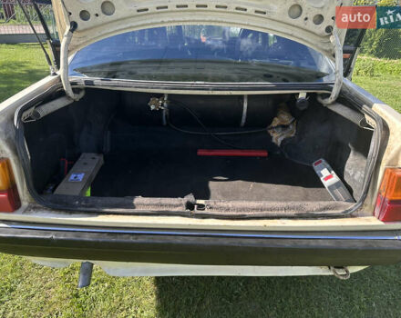 Бежевый Ауди 100, объемом двигателя 1.76 л и пробегом 337 тыс. км за 1900 $, фото 9 на Automoto.ua