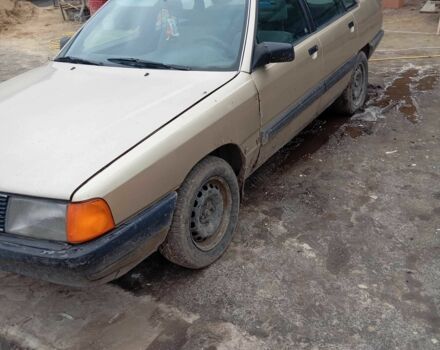 Бежевий Ауді 100, об'ємом двигуна 1.8 л та пробігом 377 тис. км за 1200 $, фото 1 на Automoto.ua