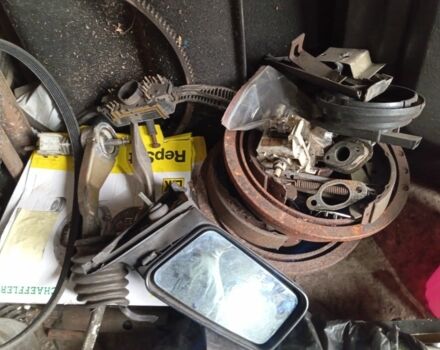 Бежевый Ауди 100, объемом двигателя 2 л и пробегом 250 тыс. км за 1800 $, фото 9 на Automoto.ua