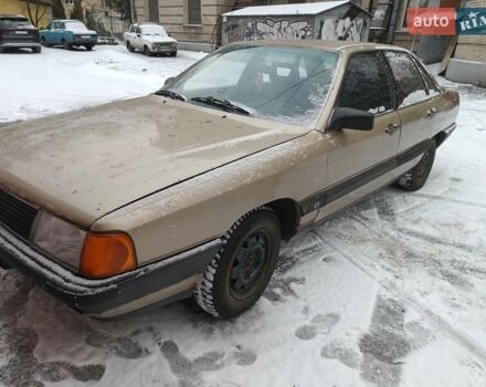 Бежевий Ауді 100, об'ємом двигуна 1.8 л та пробігом 473 тис. км за 800 $, фото 1 на Automoto.ua