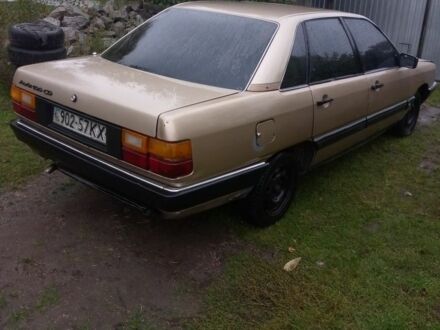 Бежевий Ауді 100, об'ємом двигуна 2.2 л та пробігом 250 тис. км за 1250 $, фото 1 на Automoto.ua