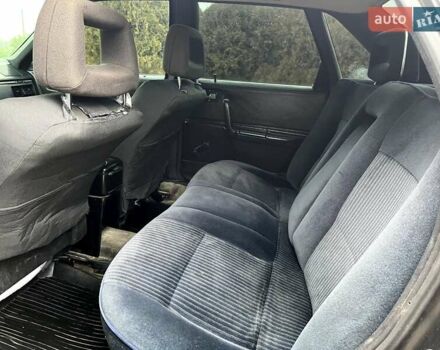 Черный Ауди 100, объемом двигателя 1.8 л и пробегом 384 тыс. км за 1800 $, фото 8 на Automoto.ua