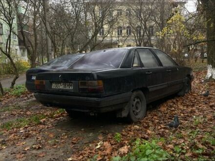 Черный Ауди 100, объемом двигателя 1.8 л и пробегом 400 тыс. км за 1100 $, фото 1 на Automoto.ua