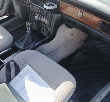 Ауді 100 1990 у Львові на Automoto.ua Чорний Ауді 100, об'ємом двигуна 1.98 л та пробігом 300 тис. км за 1500 $, фото 1 на Automoto.ua
