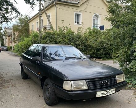 Черный Ауди 100, объемом двигателя 2 л и пробегом 300 тыс. км за 700 $, фото 1 на Automoto.ua