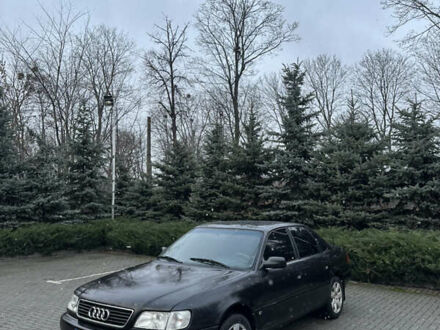 Черный Ауди 100, объемом двигателя 2.6 л и пробегом 333 тыс. км за 3500 $, фото 1 на Automoto.ua