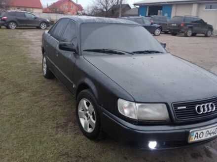 Черный Ауди 100, объемом двигателя 2 л и пробегом 235 тыс. км за 2200 $, фото 1 на Automoto.ua