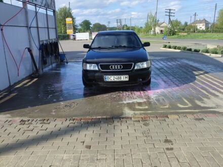 Ауді 100 1992 у Володимир-Волинський на Automoto.ua Чорний Ауді 100, об'ємом двигуна 2.3 л та пробігом 700 тис. км за 2000 $, фото 1 на Automoto.ua