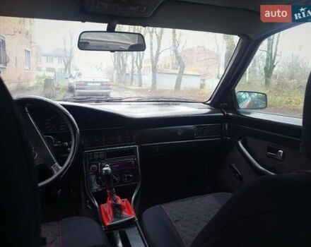 Красный Ауди 100, объемом двигателя 1.8 л и пробегом 300 тыс. км за 2300 $, фото 4 на Automoto.ua
