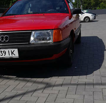 Красный Ауди 100, объемом двигателя 2 л и пробегом 250 тыс. км за 2299 $, фото 3 на Automoto.ua