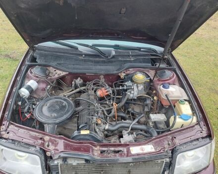 Червоний Ауді 100, об'ємом двигуна 2.3 л та пробігом 350 тис. км за 2800 $, фото 4 на Automoto.ua