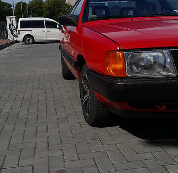 Красный Ауди 100, объемом двигателя 2 л и пробегом 250 тыс. км за 2299 $, фото 1 на Automoto.ua