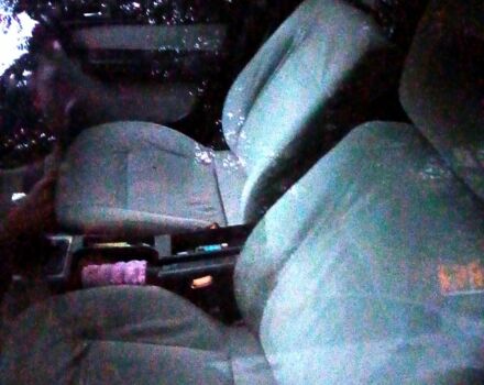 Красный Ауди 100, объемом двигателя 2 л и пробегом 525 тыс. км за 1800 $, фото 3 на Automoto.ua