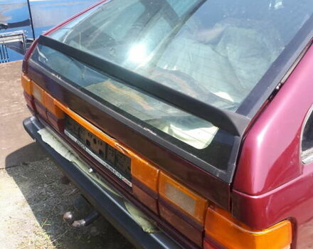 Красный Ауди 100, объемом двигателя 2.2 л и пробегом 270 тыс. км за 1100 $, фото 2 на Automoto.ua