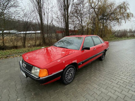 Красный Ауди 100, объемом двигателя 1.8 л и пробегом 185 тыс. км за 899 $, фото 1 на Automoto.ua