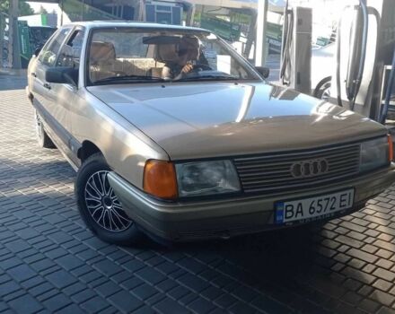 Желтый Ауди 100, объемом двигателя 1.8 л и пробегом 250 тыс. км за 1600 $, фото 1 на Automoto.ua
