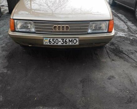 Желтый Ауди 100, объемом двигателя 1.8 л и пробегом 250 тыс. км за 1300 $, фото 1 на Automoto.ua