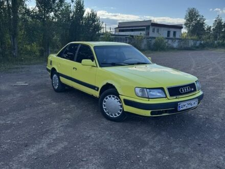 Желтый Ауди 100, объемом двигателя 2.5 л и пробегом 350 тыс. км за 1500 $, фото 1 на Automoto.ua