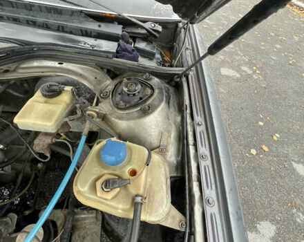 Серый Ауди 100, объемом двигателя 1.8 л и пробегом 338 тыс. км за 1050 $, фото 6 на Automoto.ua