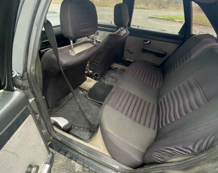 Серый Ауди 100, объемом двигателя 1.8 л и пробегом 338 тыс. км за 1050 $, фото 7 на Automoto.ua