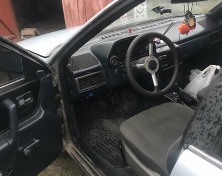 Сірий Ауді 100, об'ємом двигуна 1.8 л та пробігом 200 тис. км за 1100 $, фото 1 на Automoto.ua