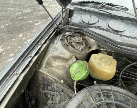 Серый Ауди 100, объемом двигателя 1.8 л и пробегом 338 тыс. км за 1050 $, фото 5 на Automoto.ua