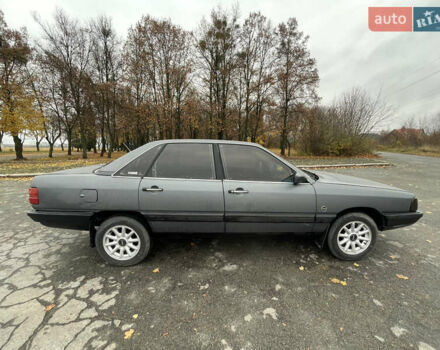 Серый Ауди 100, объемом двигателя 1.8 л и пробегом 338 тыс. км за 1050 $, фото 2 на Automoto.ua