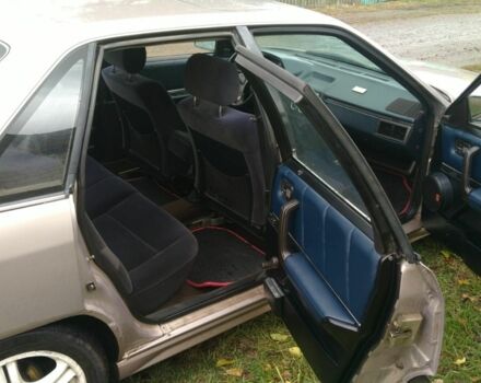 Серый Ауди 100, объемом двигателя 2.2 л и пробегом 400 тыс. км за 3400 $, фото 5 на Automoto.ua