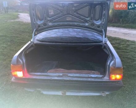 Серый Ауди 100, объемом двигателя 1.8 л и пробегом 306 тыс. км за 1100 $, фото 2 на Automoto.ua