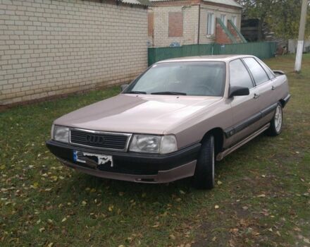 Серый Ауди 100, объемом двигателя 2.2 л и пробегом 400 тыс. км за 3400 $, фото 4 на Automoto.ua