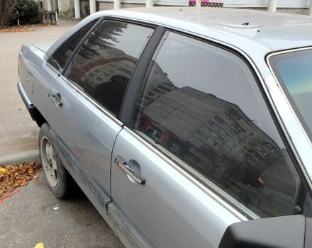 Серый Ауди 100, объемом двигателя 1.8 л и пробегом 420 тыс. км за 850 $, фото 2 на Automoto.ua