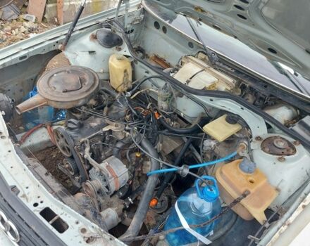 Серый Ауди 100, объемом двигателя 1.8 л и пробегом 120 тыс. км за 100 $, фото 3 на Automoto.ua