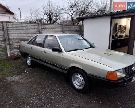 Серый Ауди 100, объемом двигателя 1.8 л и пробегом 222 тыс. км за 1150 $, фото 2 на Automoto.ua